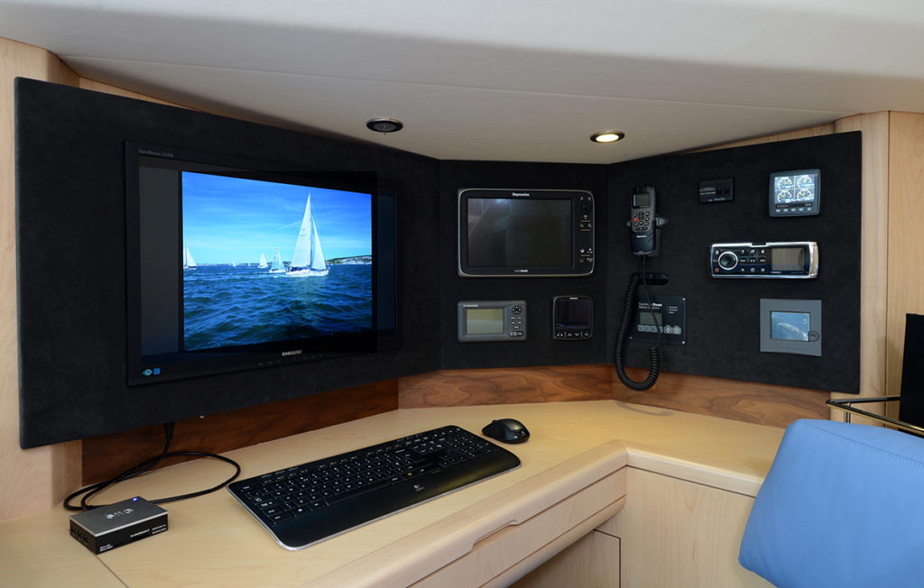 Latitude navigation station